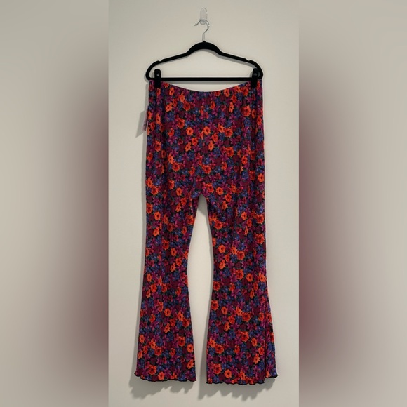 Target Floral Patterned Pants - Picture 3 of 3